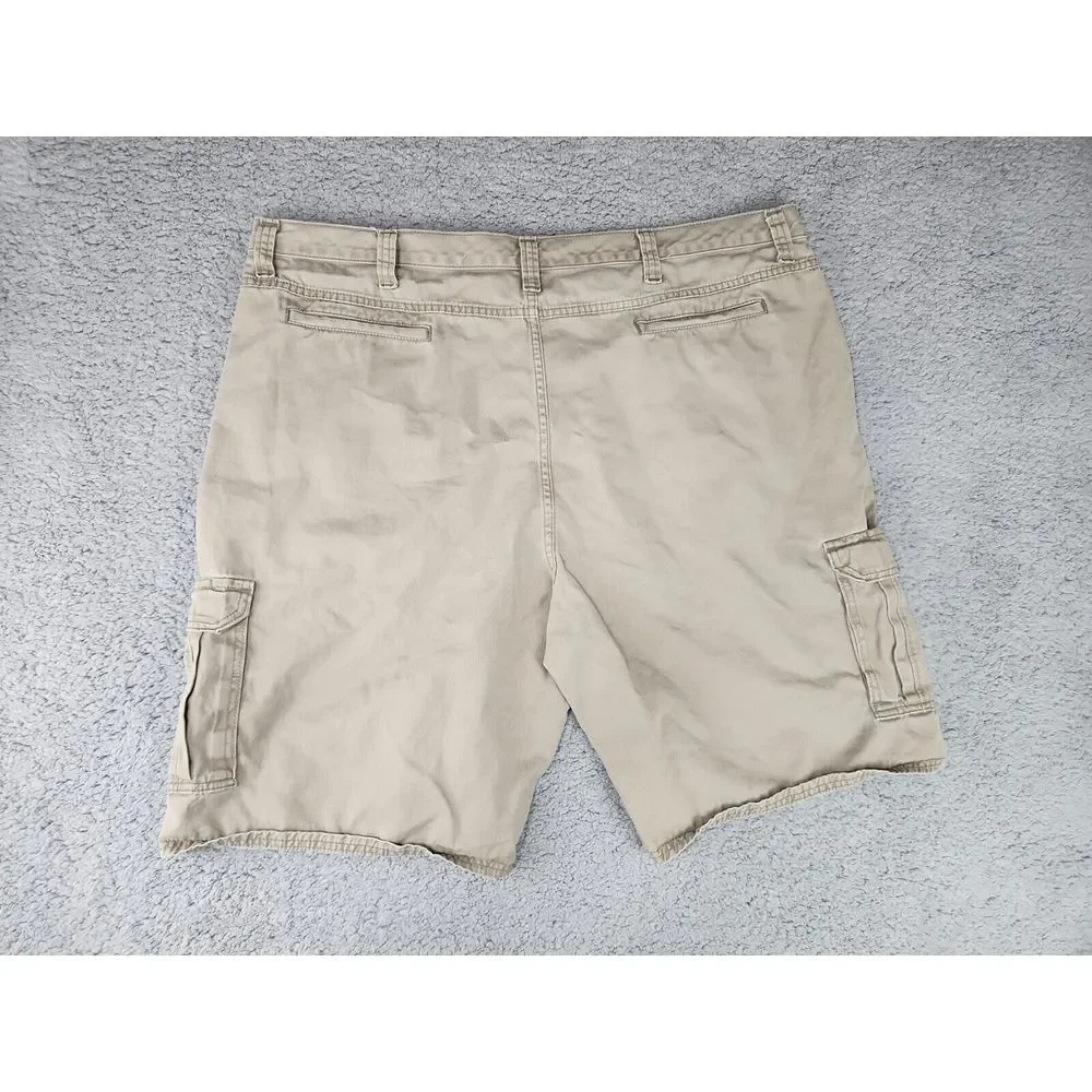 Wrangler Cargo Shorts Men's Size 44 Beige Flat Front‎ Outdoor Hiking Utility